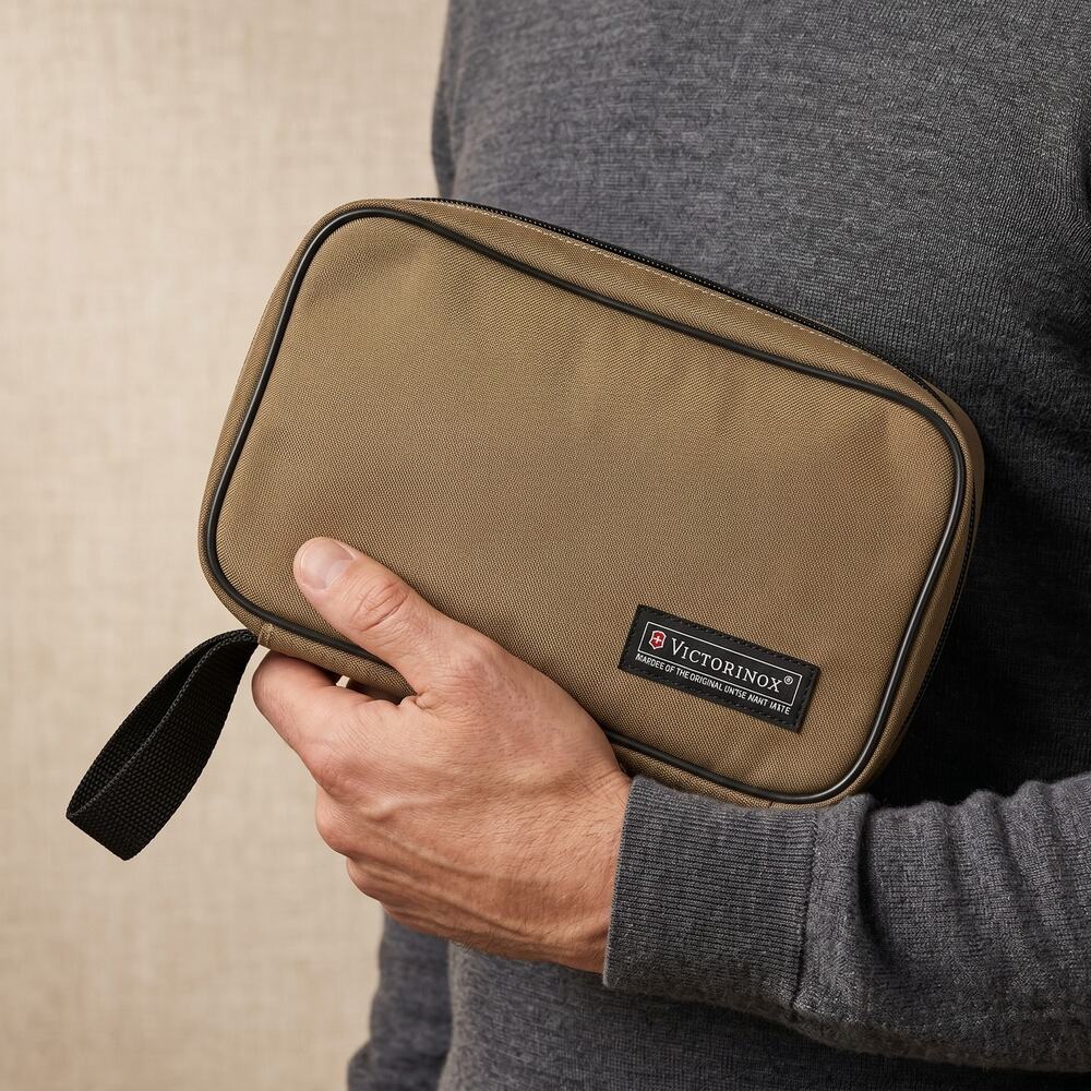Victorinox Unisex Cathay Pacific Amenity Travel Toiletry Bag Khaki Canvas OS